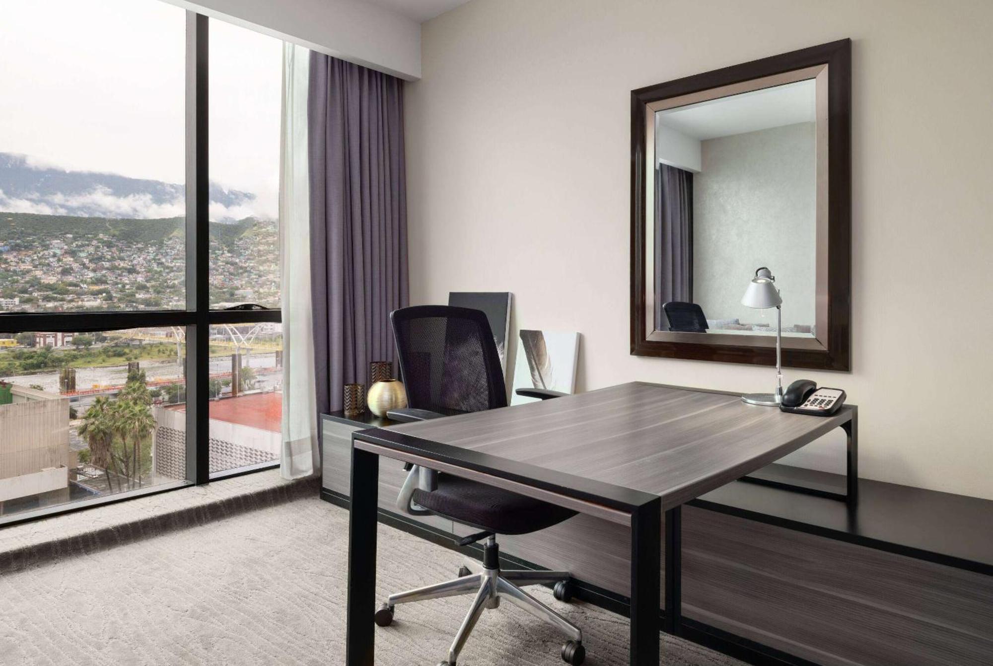 Wyndham Ambassador Centro Hotel 4*